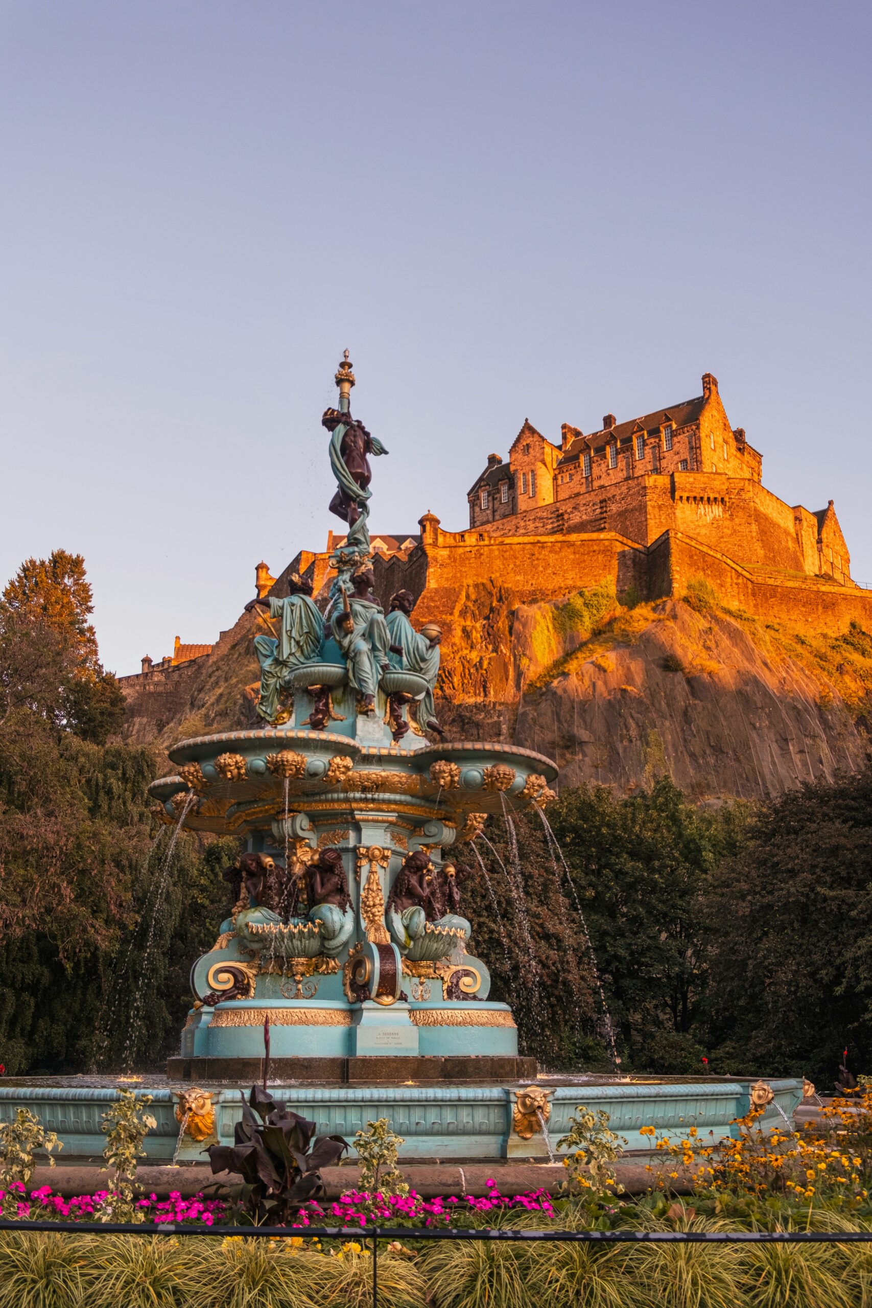 Enchanting Scotland Getaway: Discover Edinburgh & Beyond -photo - 9